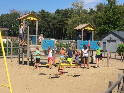 Kindercamping in Friesland met leuke speeltuin